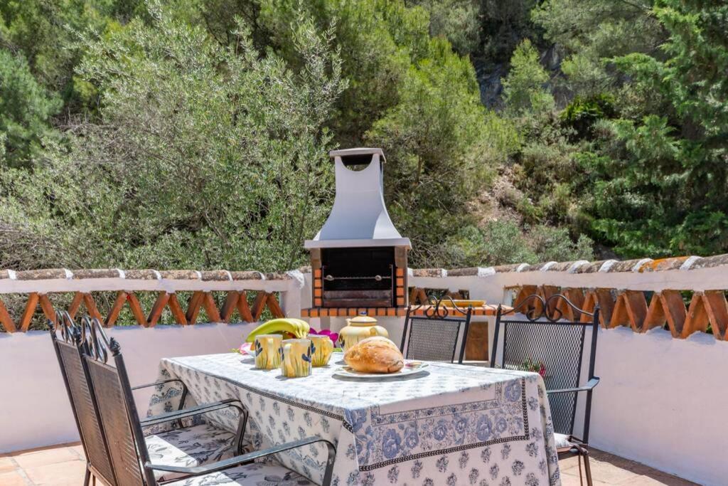 Casa Rosa, Con Encanto Y Piscina Climatizada Frigiliana Dış mekan fotoğraf